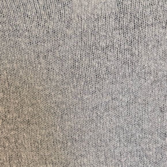 HOLLISTER two tone gray sweater in size Large - Picture 7 of 8